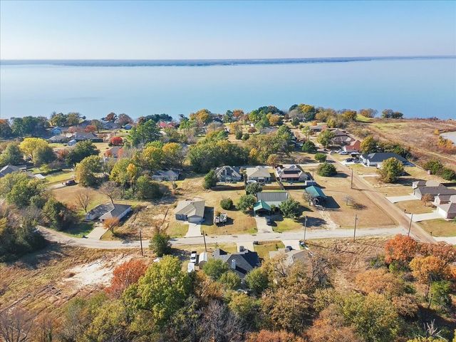 460 Admiral Drive, Gun Barrel City, TX 75156