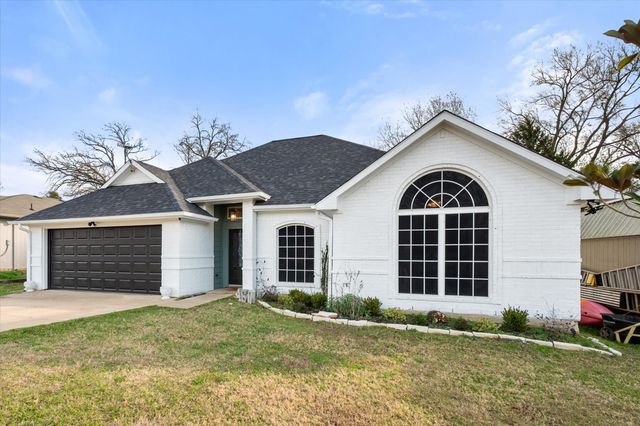 460 Admiral Drive, Gun Barrel City, TX 75156
