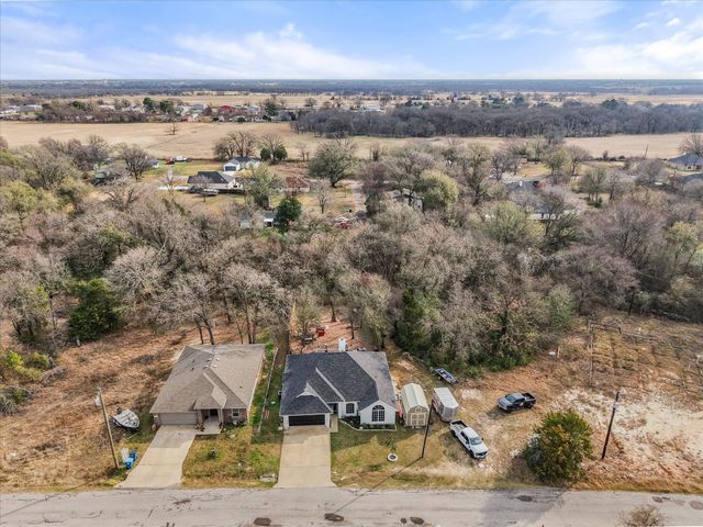 460 Admiral Drive, Gun Barrel City, TX 75156