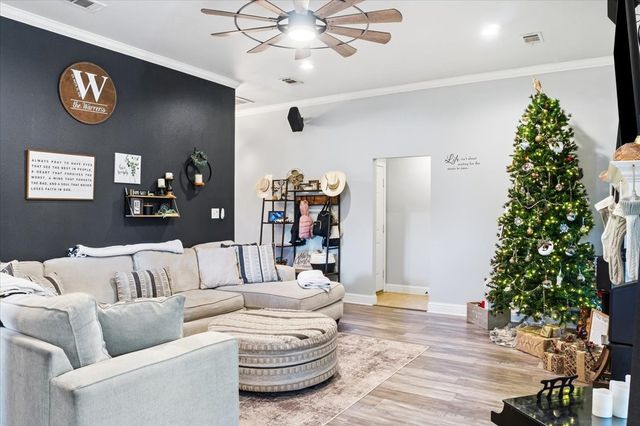 460 Admiral Drive, Gun Barrel City, TX 75156