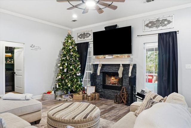 460 Admiral Drive, Gun Barrel City, TX 75156