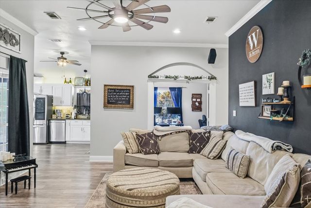 460 Admiral Drive, Gun Barrel City, TX 75156