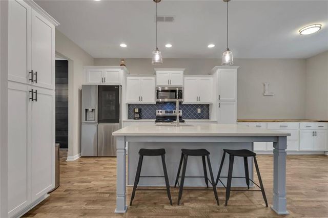 313 LUCY Lane, Carrollton, GA 30117