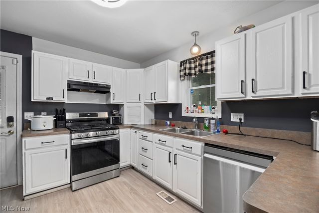 9901 Sladden Avenue, Garfield Heights, OH 44125