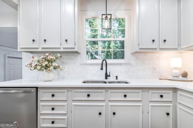 1045 Mimosa Drive, Macon, GA 31204