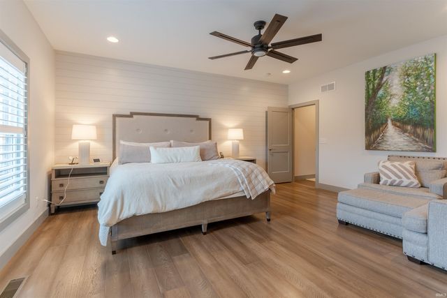 1087 Lakefield Drive, Newburgh, IN 47630