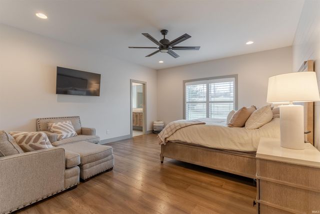 1087 Lakefield Drive, Newburgh, IN 47630