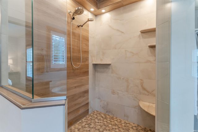 1087 Lakefield Drive, Newburgh, IN 47630