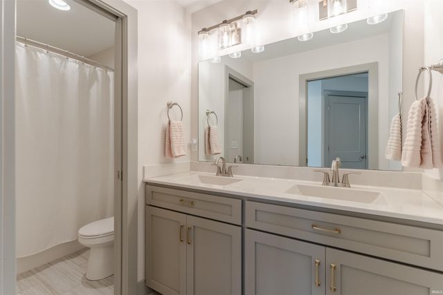 1087 Lakefield Drive, Newburgh, IN 47630