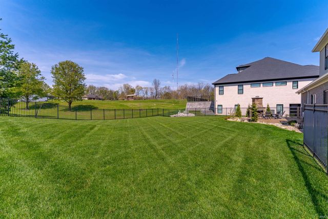 1087 Lakefield Drive, Newburgh, IN 47630
