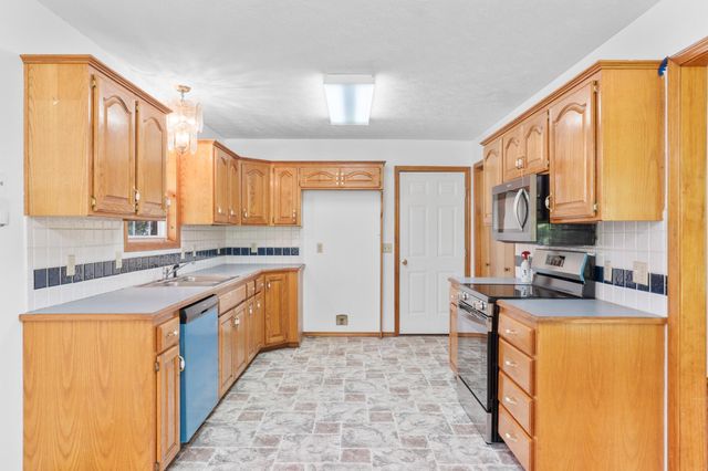 198 E Hadley Street, Republic, MO 65738
