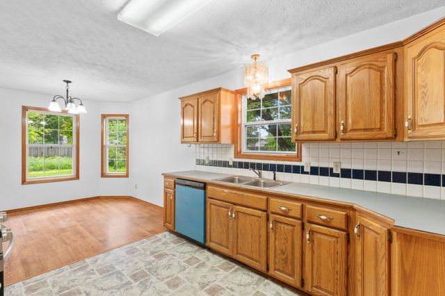 198 E Hadley Street, Republic, MO 65738