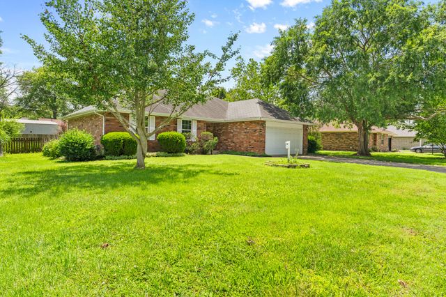 198 E Hadley Street, Republic, MO 65738