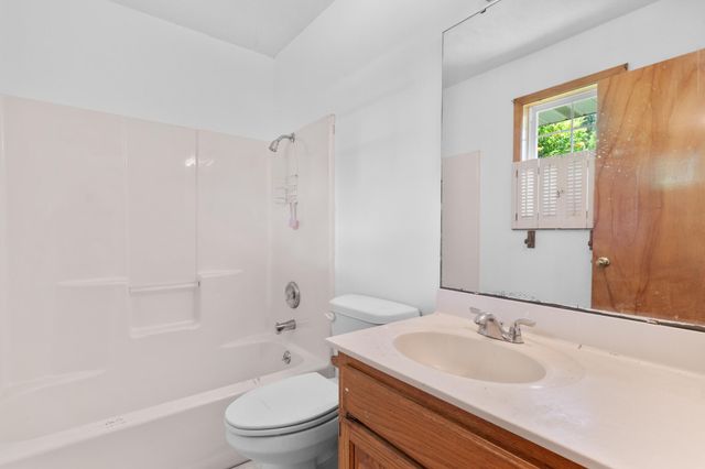 198 E Hadley Street, Republic, MO 65738