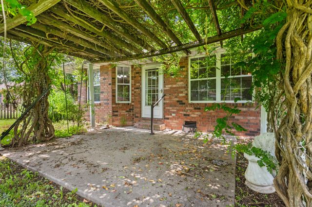 198 E Hadley Street, Republic, MO 65738