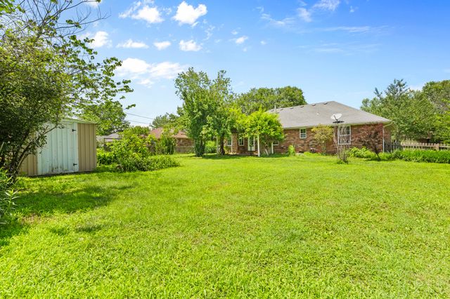 198 E Hadley Street, Republic, MO 65738