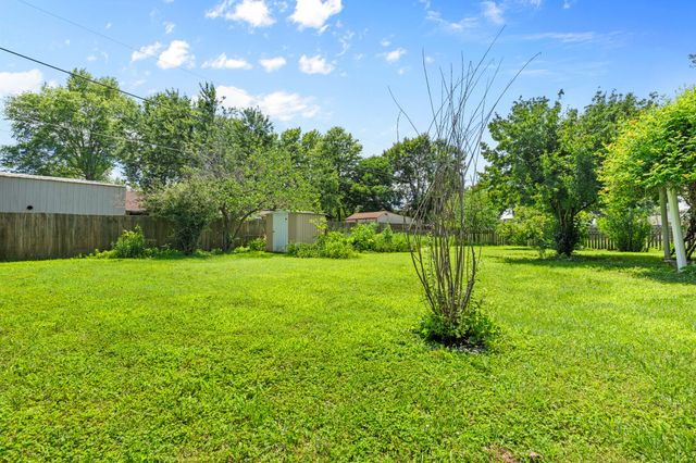 198 E Hadley Street, Republic, MO 65738