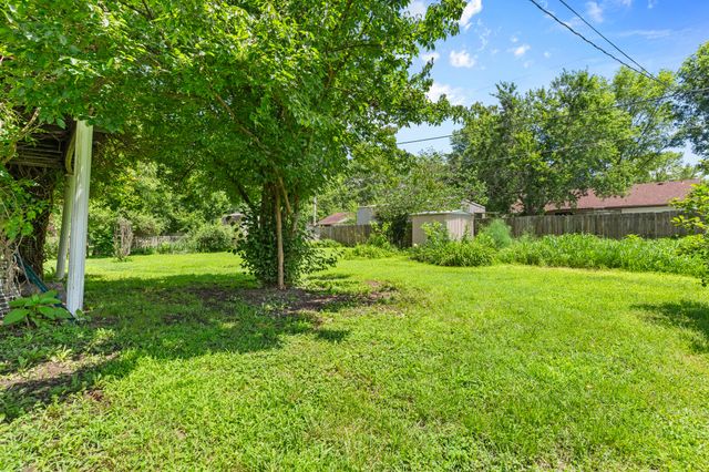 198 E Hadley Street, Republic, MO 65738