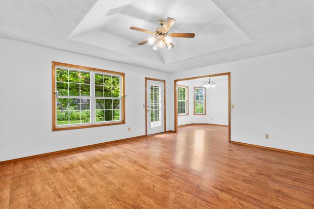 198 E Hadley Street, Republic, MO 65738