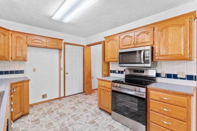 198 E Hadley Street, Republic, MO 65738