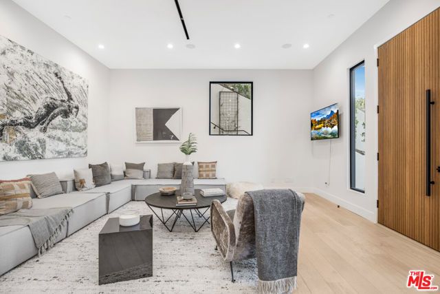 3101 Belden Drive, Los Angeles, CA 90068