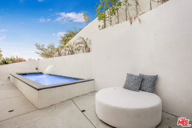 3101 Belden Drive, Los Angeles, CA 90068