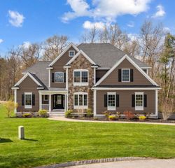 3 Paradise Place, Salem, NH 03079