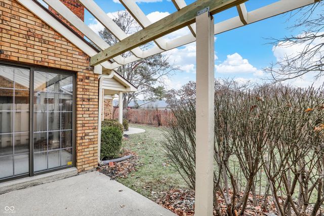 75 Dominion Drive, Zionsville, IN 46077