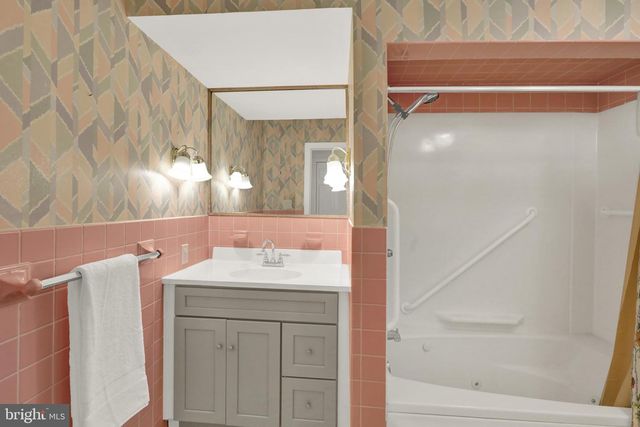 3304 KUTZTOWN RD, Reading, PA 19605