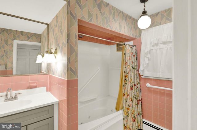 3304 KUTZTOWN RD, Reading, PA 19605