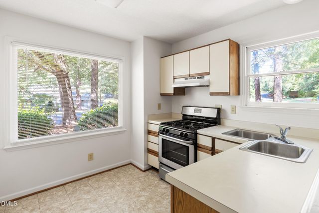 101 Standish Drive, Chapel Hill, NC 27517