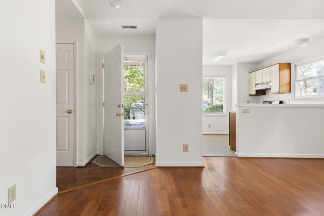 101 Standish Drive, Chapel Hill, NC 27517
