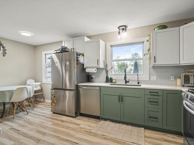 1204 E Wisconsin Street, Delavan, WI 53115