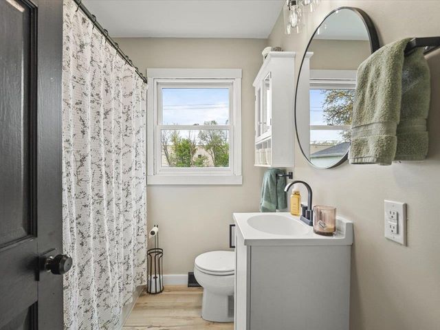 1204 E Wisconsin Street, Delavan, WI 53115