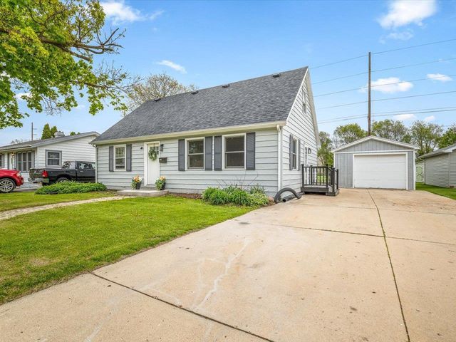 1204 E Wisconsin Street, Delavan, WI 53115