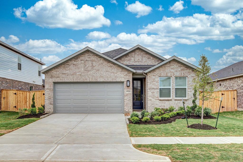 9723 Rialto Heights Drive, Cypress, TX 77433