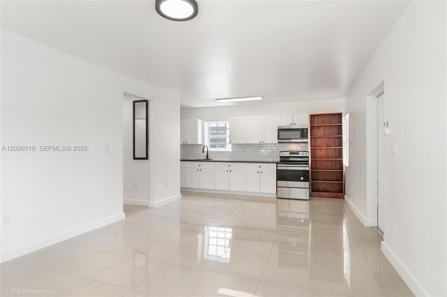 1945 Marseille Drive 4, Miami Beach, FL 33141