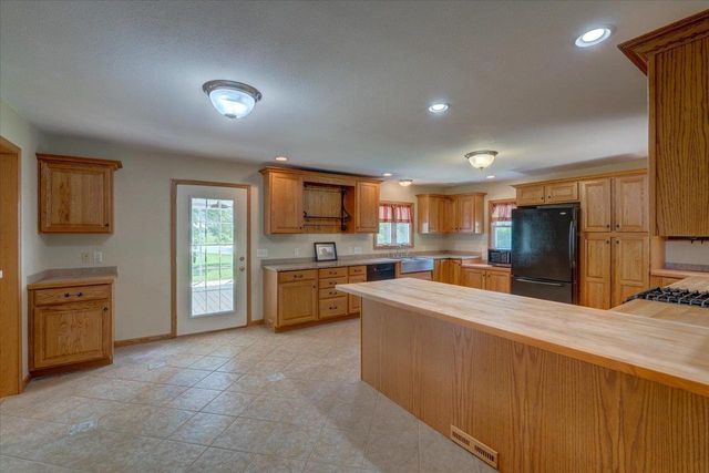 147 County Road BB, Marshall, WI 53559