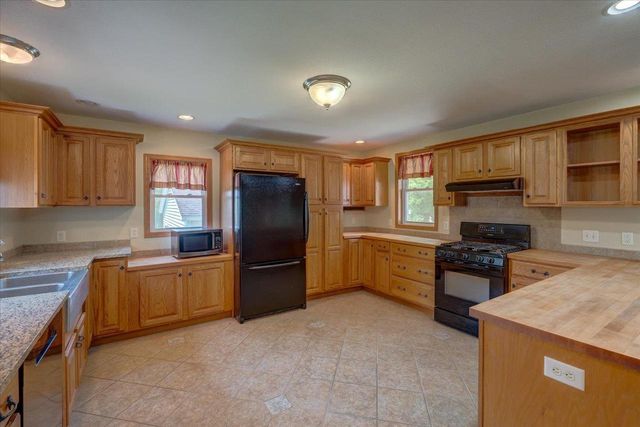 147 County Road BB, Marshall, WI 53559