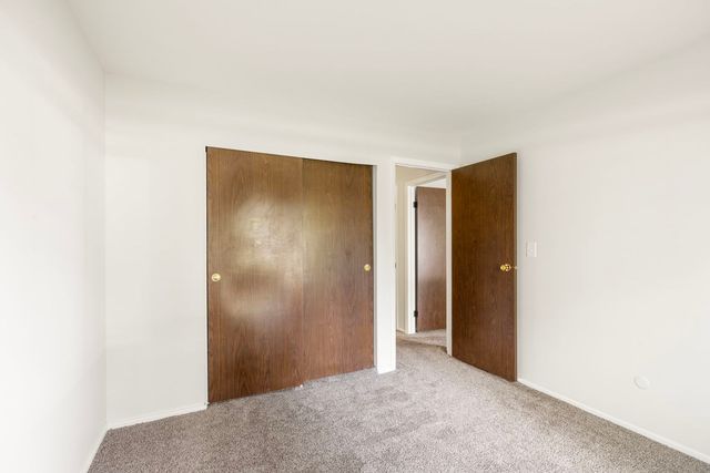 566 Somerset Lane 4, Crystal Lake, IL 60014