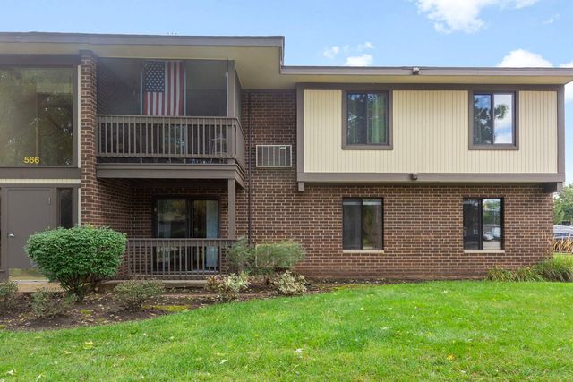 566 Somerset Lane 4, Crystal Lake, IL 60014