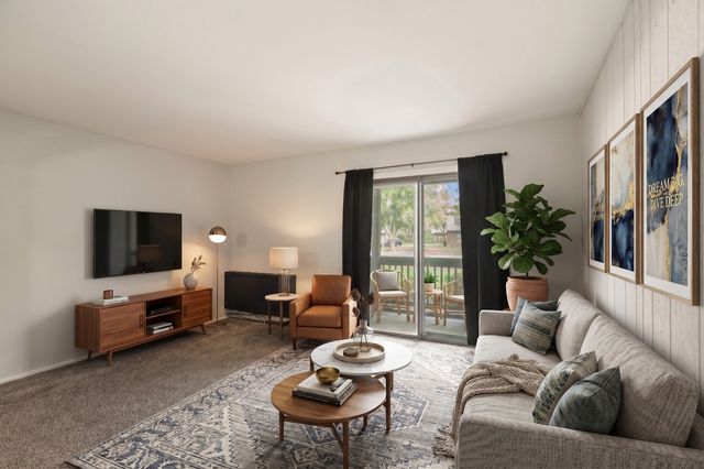 566 Somerset Lane 4, Crystal Lake, IL 60014