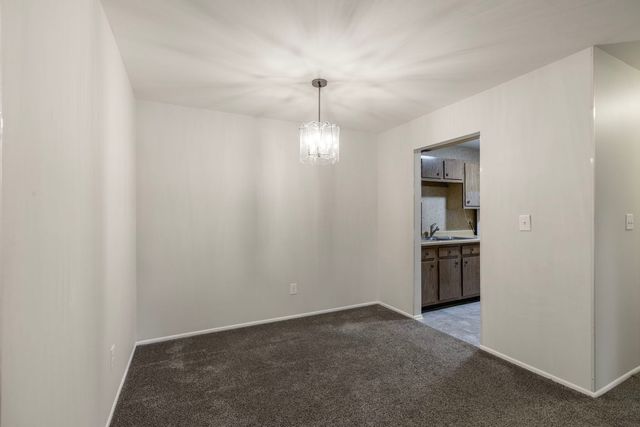566 Somerset Lane 4, Crystal Lake, IL 60014