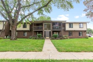 566 Somerset Lane 4, Crystal Lake, IL 60014
