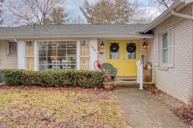 775 Riverbend Drive, Owosso, MI 48867