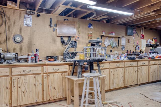 775 Riverbend Drive, Owosso, MI 48867