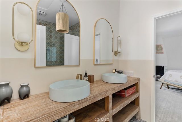 294 W Crestview Drive, Palm Springs, CA 92264