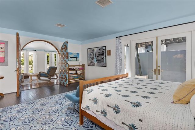 294 W Crestview Drive, Palm Springs, CA 92264