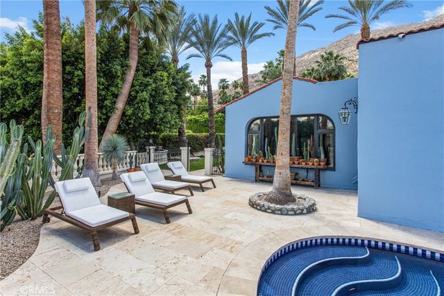 294 W Crestview Drive, Palm Springs, CA 92264