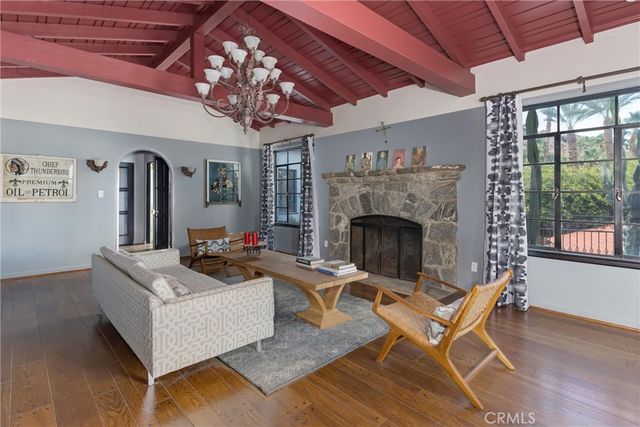 294 W Crestview Drive, Palm Springs, CA 92264